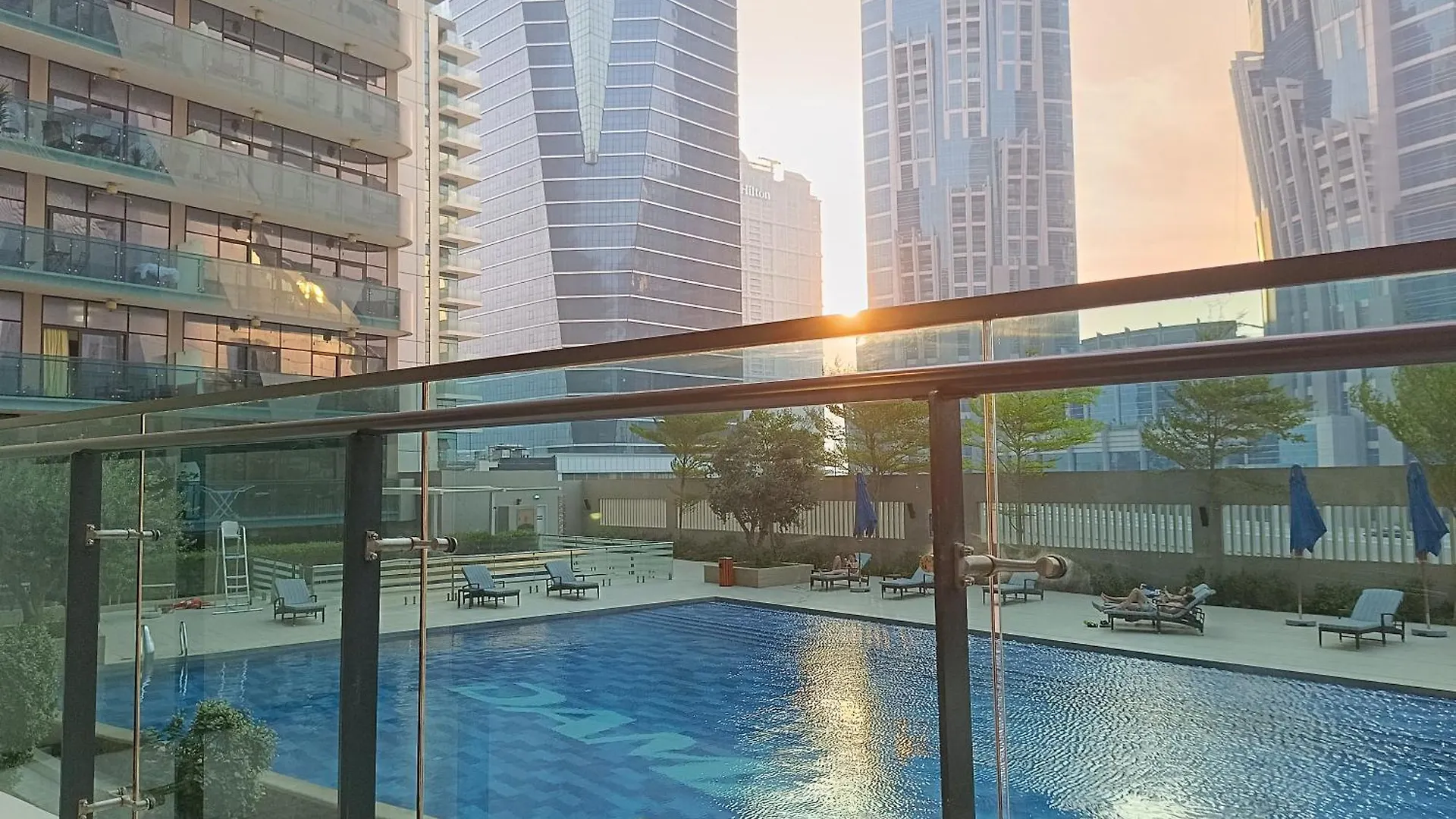 Brown Stone - Pool & City View Merano 迪拜 公寓